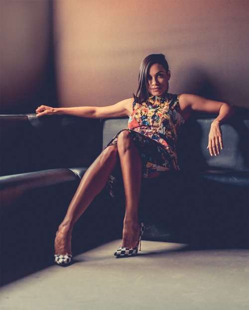 adreciclarte:  Rosario Dawson by Yann Rabanier