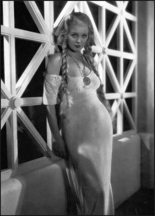 Gloria Stuart Nudes &amp; Noises  