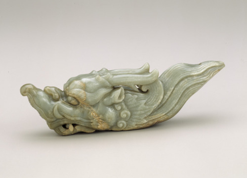 Finial in the form of a dragon headca. 1279-1368Yuan dynasty JadeH: 6.9 W: 5.1 D: 24.3 cm China S198