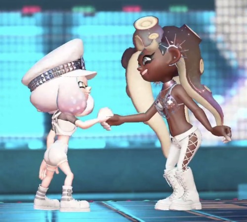 THESE CEPHALOPODS ARE GAY!!! GOOD FOR THEM!!!