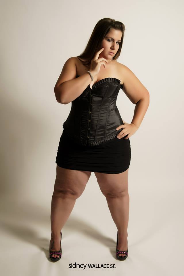 planetofthickbeautifulwomen:  Aspiring Plus Size Model Renee 