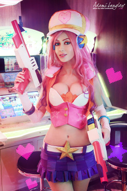 hotcosplaychicks:  Arcade Miss Fortune cosplay