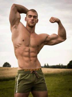 texasbadpup:  TEXASBADPUP ……… MUSCLE