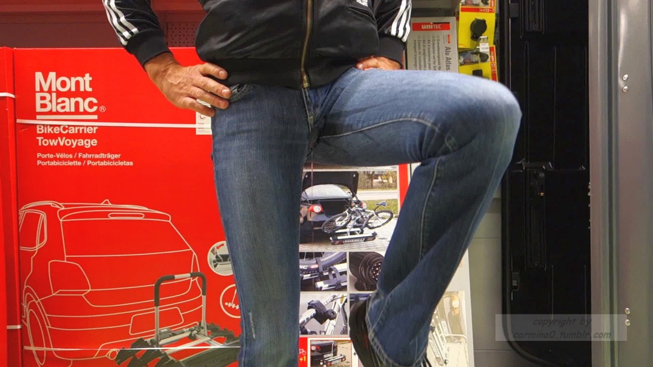 carmina0:  another public jeans wetting