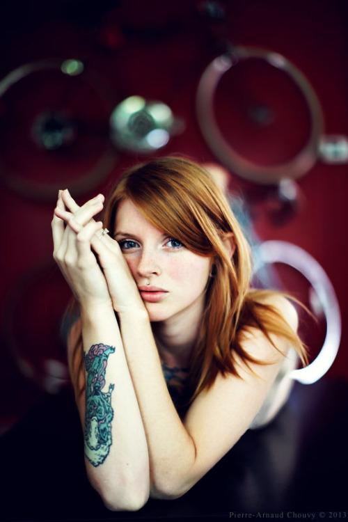 poseplease:  Bron:   f/4