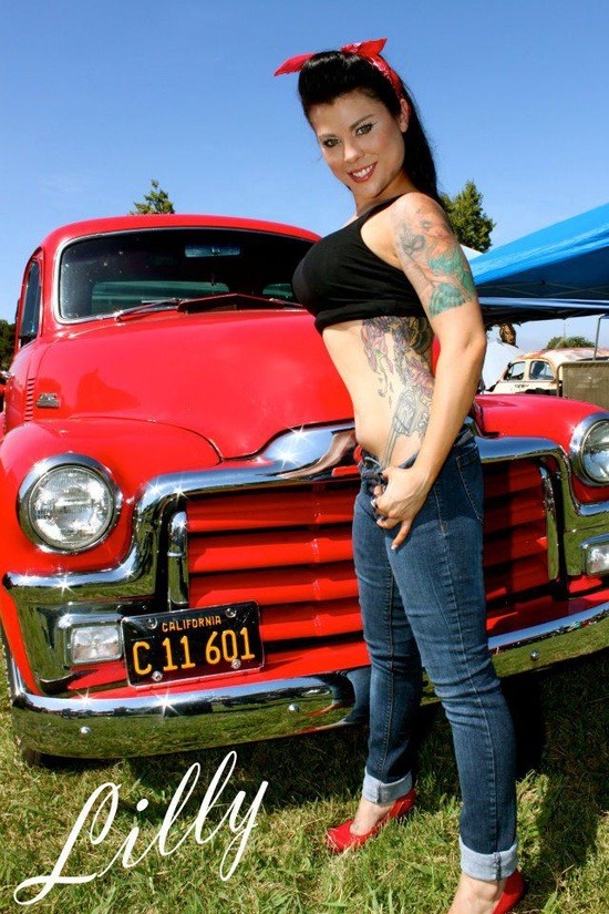alternative-pinup:  Alternative Model http://lingerie-pinup.blogspot.com/
