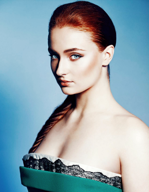 titansdaughter: “I really love my age right now, I don’t want to get older - I feel like I’m in my prime.” | Sophie Turner photographed by Euan Danks for Phoenix Magazine