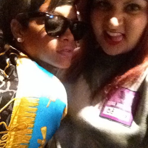 rihannalb:Rihanna meeting fans tonight (1/10) in Melbourne DWT.