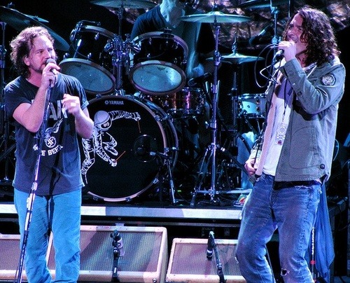 regi-vedder:  Dioses musicales! Eddie Vedder &amp; Chris Cornell