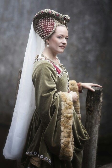 Burgundian hennin (the headdress), circa 1450. Reproduction by Angela Mombers, photo by Henk van Rij