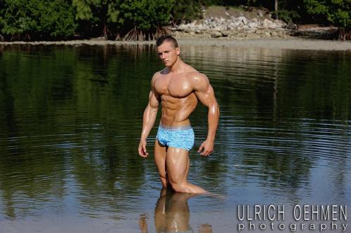 muscle-addicted:  Samuel Dixon