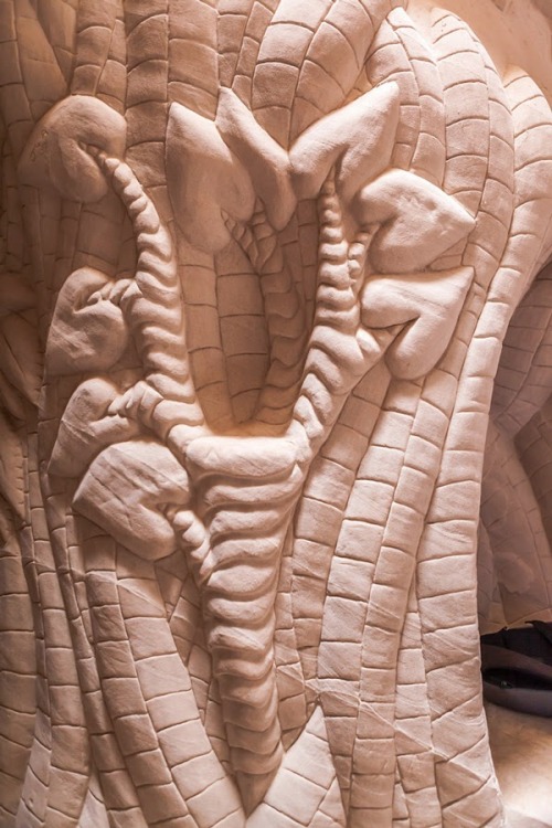 Ra Paulette’s Hand Carved Caves Everyday for the last ten years American artist Ra Paulette ha