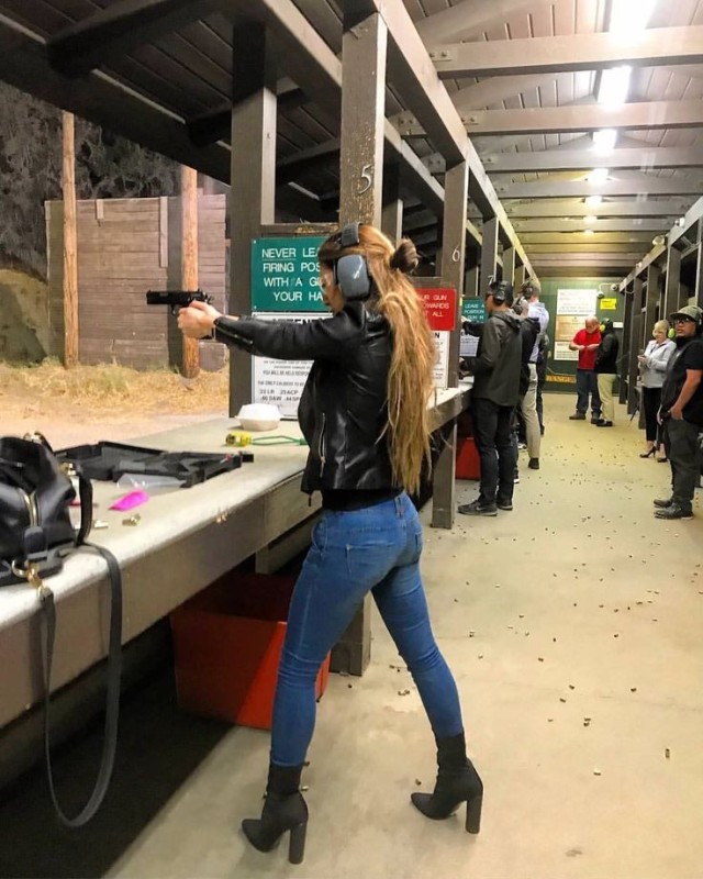 blue-eyed-country-angel:womanpodcast:Tactical BabeI am going tomorrow&hellip;..