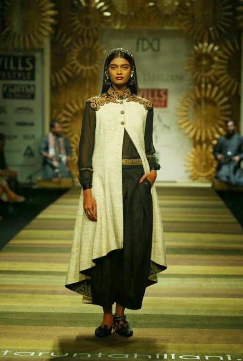 bollywoodishtyle: WIFW AW 2014: Tarun Tahiliani