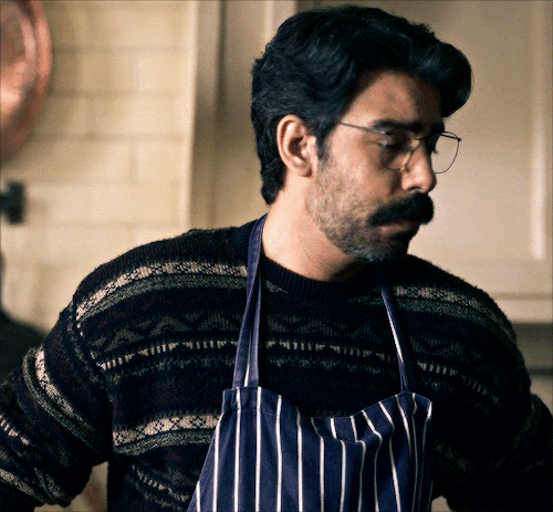 lindir: Rahul Kohli as Owen SharmaThe Haunting of Bly Manor | 1.05