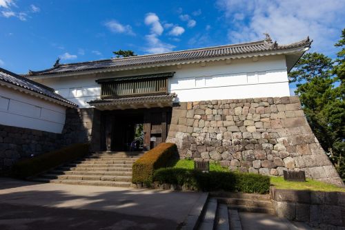 Odawara Castle in Kanagawa Prefecture dates from the mid-fifteenth century and used to oversee the i