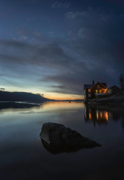 radivs:  The Passerby by Ole Petter Rust 