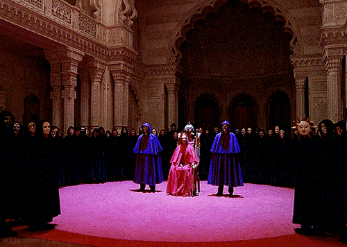 mark-hoffmans:  Eyes Wide Shut (1999) dir. Stanley Kubrick  