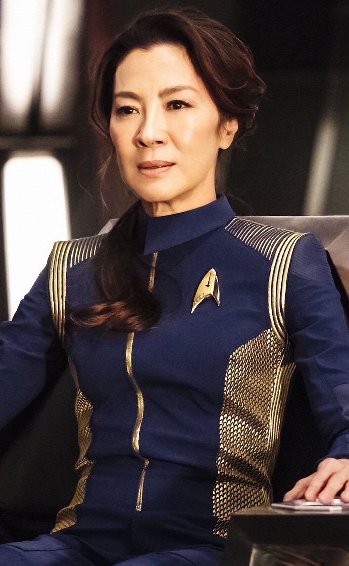 nonbinarybuckys:  trekcore: Look Closely: Torso panels of the new Discovery uniforms