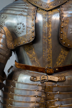 medievalvisions:  Medieval plate armor from