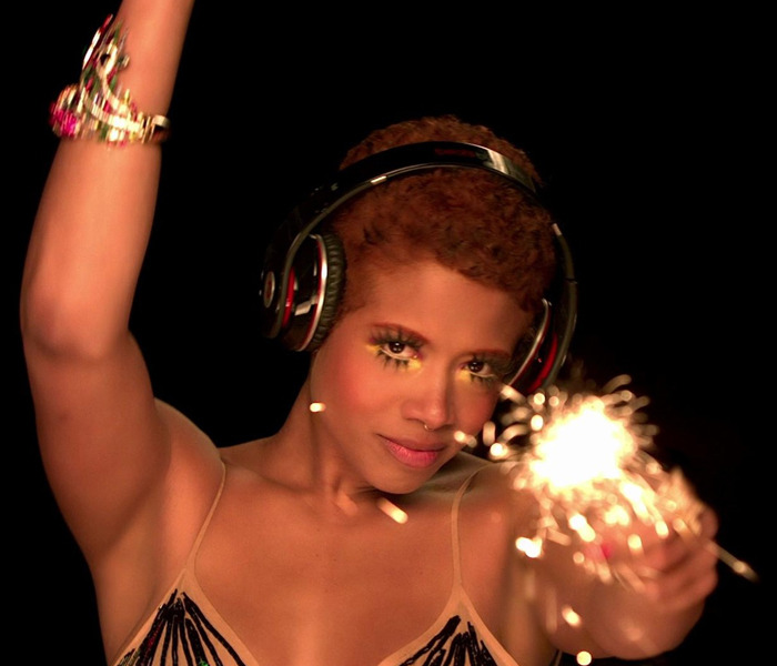 knownann:  K-QUEEN. Besides Lil Kim, Kelis is a trendsetter worth noting. I didn’t