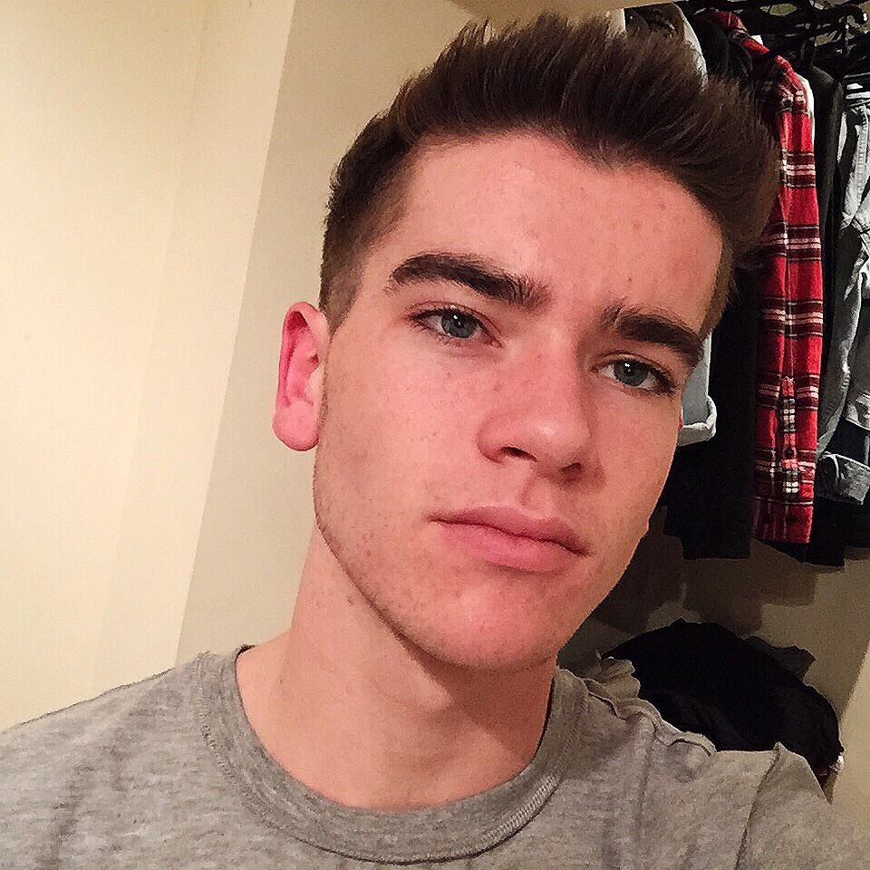 cynicz:  cynicz:  what am I looking at ?  none of u like me unless I’m practically