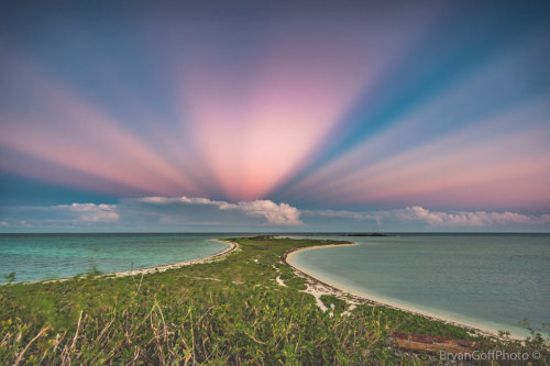 just–space:Anticrepuscular Rays over Florida : What’s happening behind those clouds? Although the