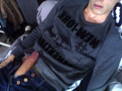 Porn photo gay-amateur-lads:  Holy fuck. Hot lad.