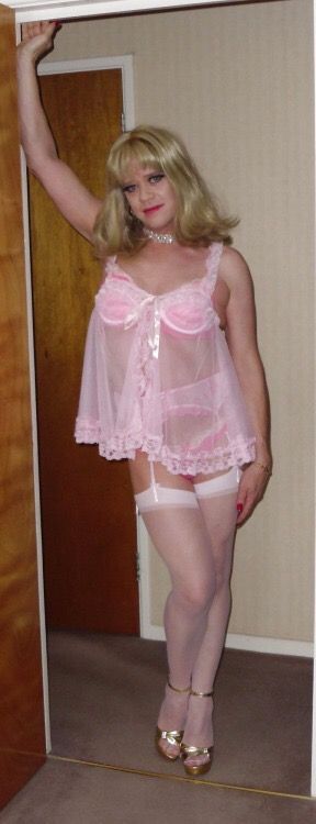 basnyloncouture:  loving-julia-valentina:Follow us at Julia’s Daddy &amp; Sissy