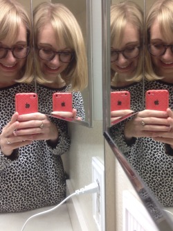 shellfishflavoredcandy:  Me and my sisters and our new glasses that just came in the mail 2day (feat. Electric Toothbrush Plug)