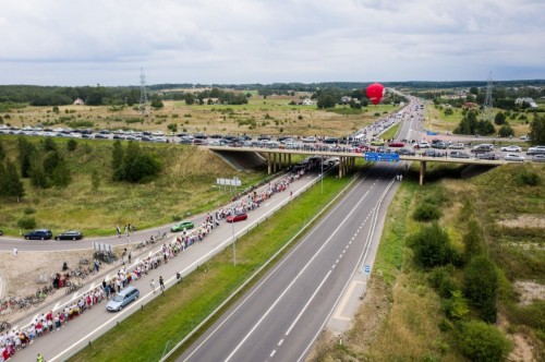 50 000 Lithuanians stood in a line of solidarity with Belarusians today, 23 August