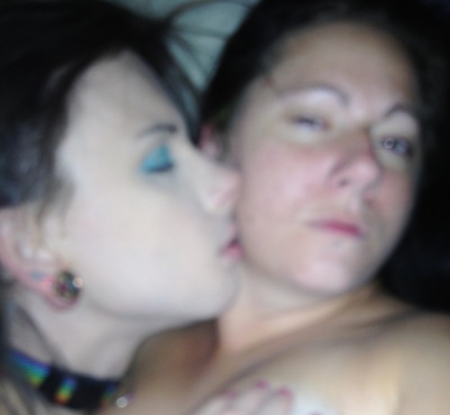 ruelette:  Drunken beautimous lesbionics. <333