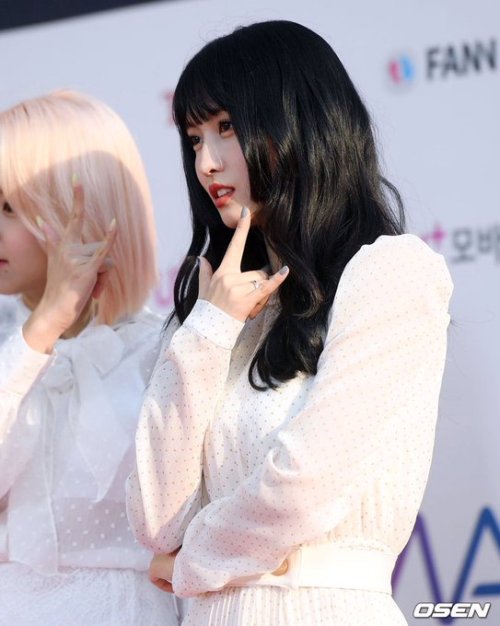 korean-dreams-girls:  Momo (Twice) - The Fact Music Awards Red Carpet Pics   