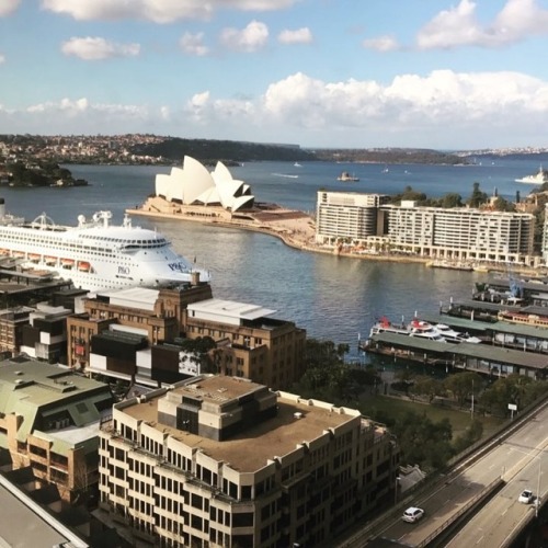 View from the hotel feat. our boat ⚓️ #Sydney #notbad (at Shangri-La Hotel, Sydney)