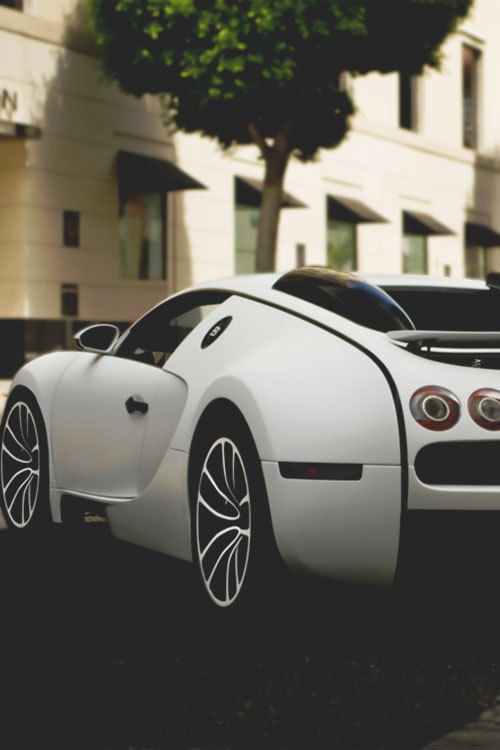 dream-villain:  Bugatti Veyron. 