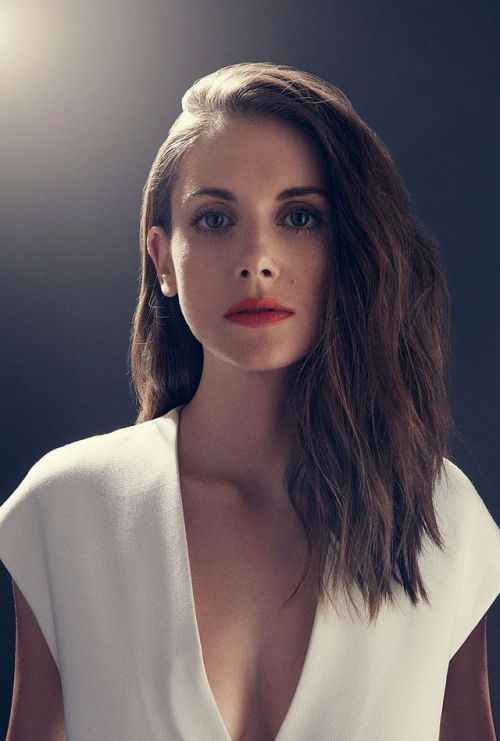 Alison Brie turns 36!!