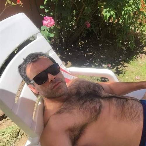 felipic: Sebastián. De Quilpué. Lo veo y me causa erecciones y orgasmos. Machote mas rico!!!!