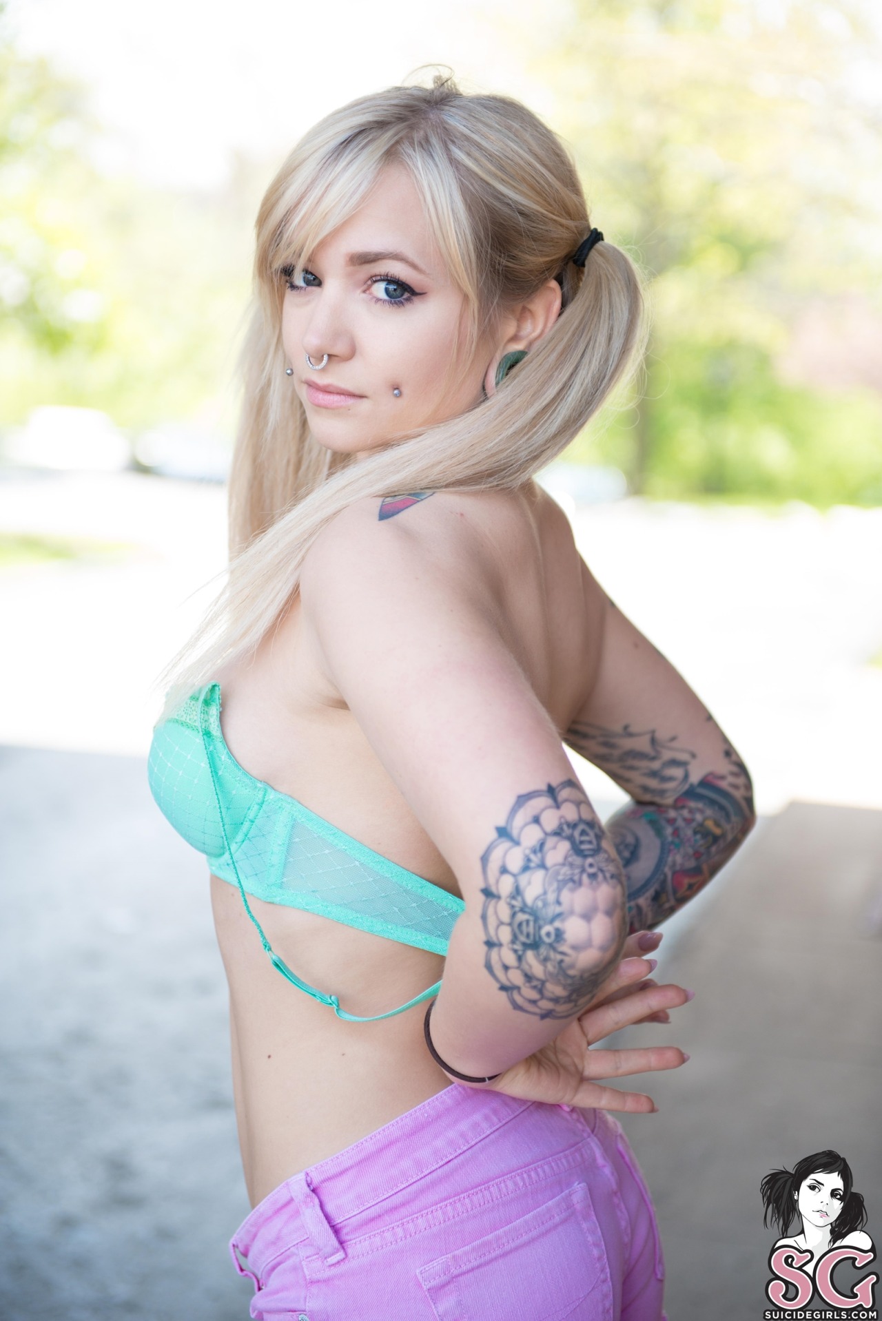 suicideburningangels:    Vayda – Kick PushFull set and download links —– http://bit.ly/1Z3UutO 