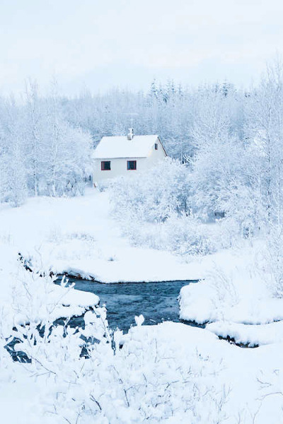 earthdaily:  Snowy country-side by Anna Soffia Óskarsdóttir 