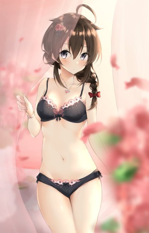tsukuyo_uduki: &ldquo;黒ランジェリーなしぐれちゃん t.co/SlOzsb3Qvs&rdquo;