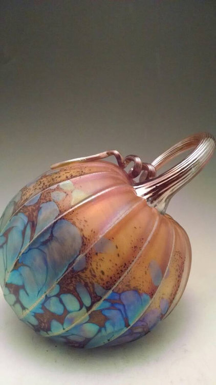 treasures-and-beauty:Jack Pine Studios Handblown Glass Pumpkins