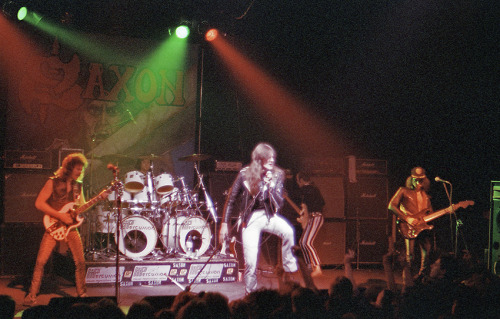 Saxon, live in London 1981Graham Oliver, Pete Gill, Biff Byford, Steve Dawson and Paul Quinn