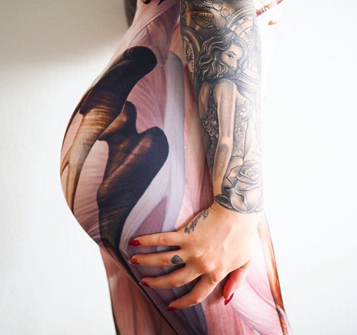 tattinitup:  More here Tattin’ It Up