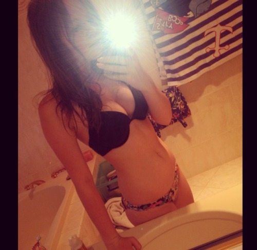 girls-selfies:  Girls & Selfie — FOLLOW ME INSTAGRAM