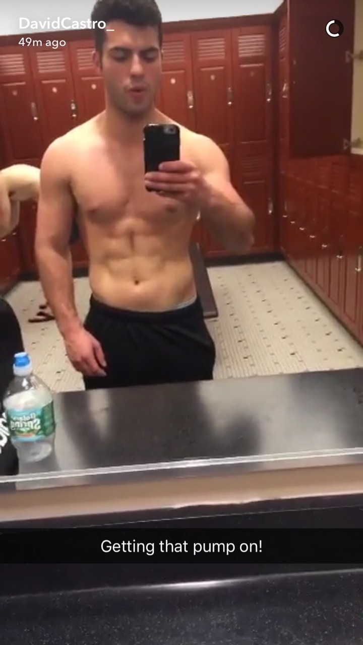 hot-guys-at-random:  David at the gym!! 🔥🔥💪💪😍😍 