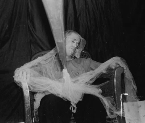 Leonard Stott exuding ectoplasm