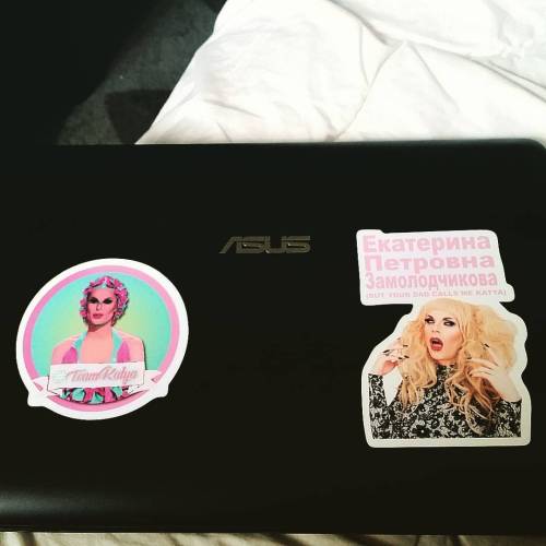 #teamkatya #teamkatyazamolodchikova #katyazamo #katya #katyazamolodchikova #rupaulsdragrace #rupaul #redbubble #redbubblestickers #laptop