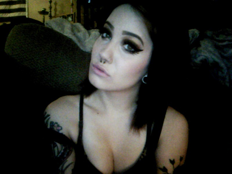 nekr0mantic:  Will probably delete this. My short hair. Grow, damn you! 