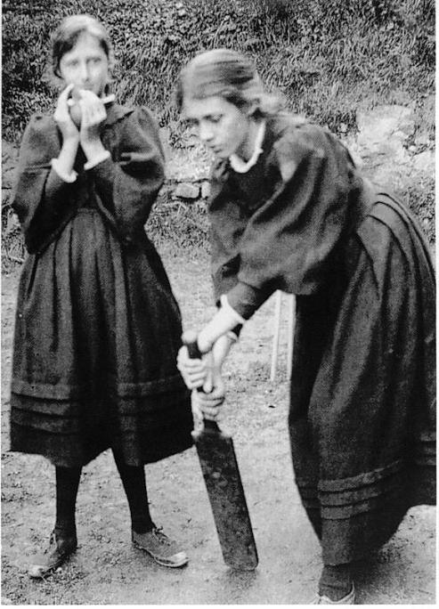 explore-blog:Open Culture uncovers this fantastic photo of Virginia Woolf playing cricket with her s