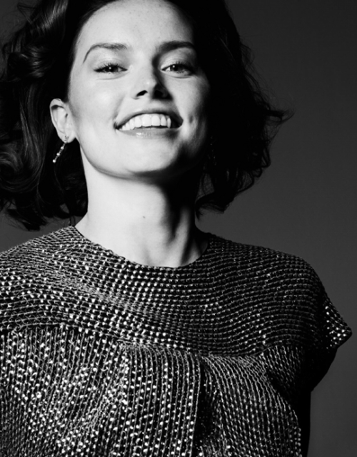 adamdrivers:  Additional outtakes of Daisy Ridley for ELLE UKPhotographed by Liz Collins